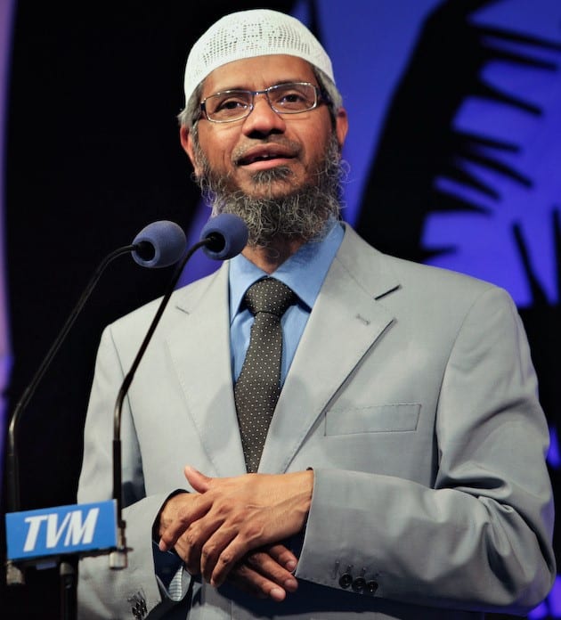 12 Fam Muslim Scholars On Twitter To Follow in 2022